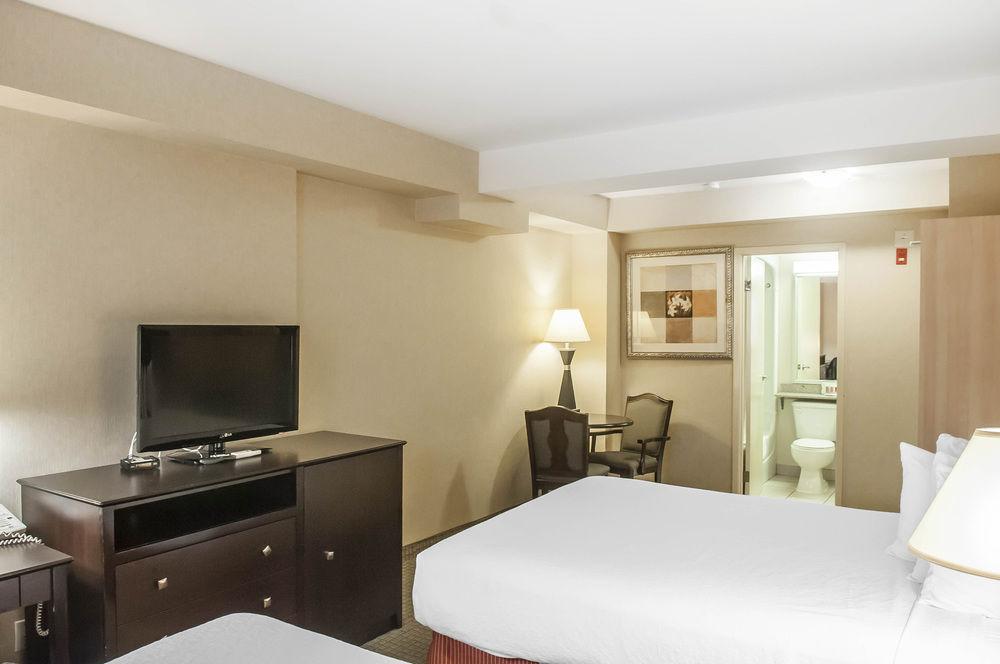 Econo Lodge Inn & Suites Downtown Toronto Eksteriør bilde