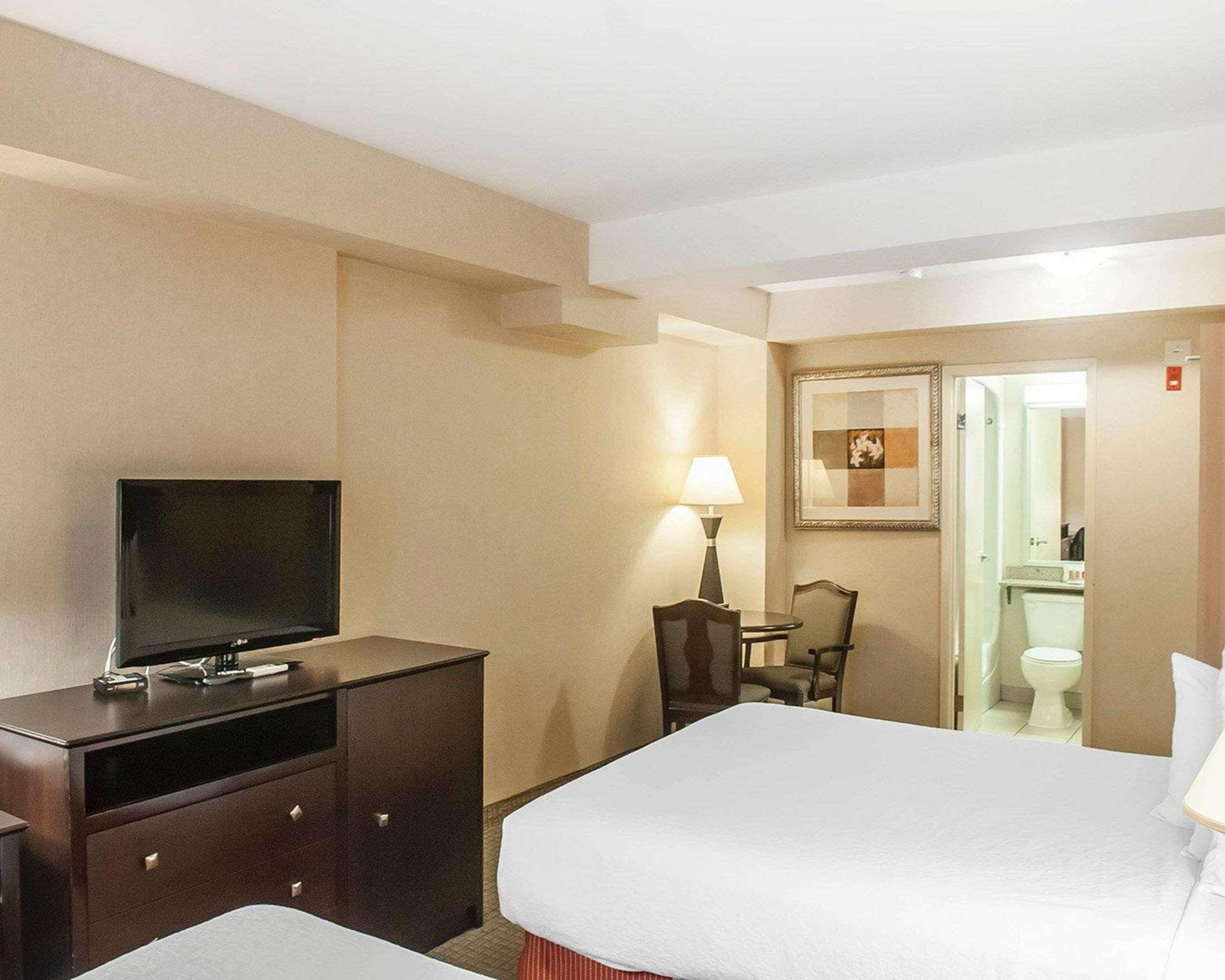 Econo Lodge Inn & Suites Downtown Toronto Eksteriør bilde