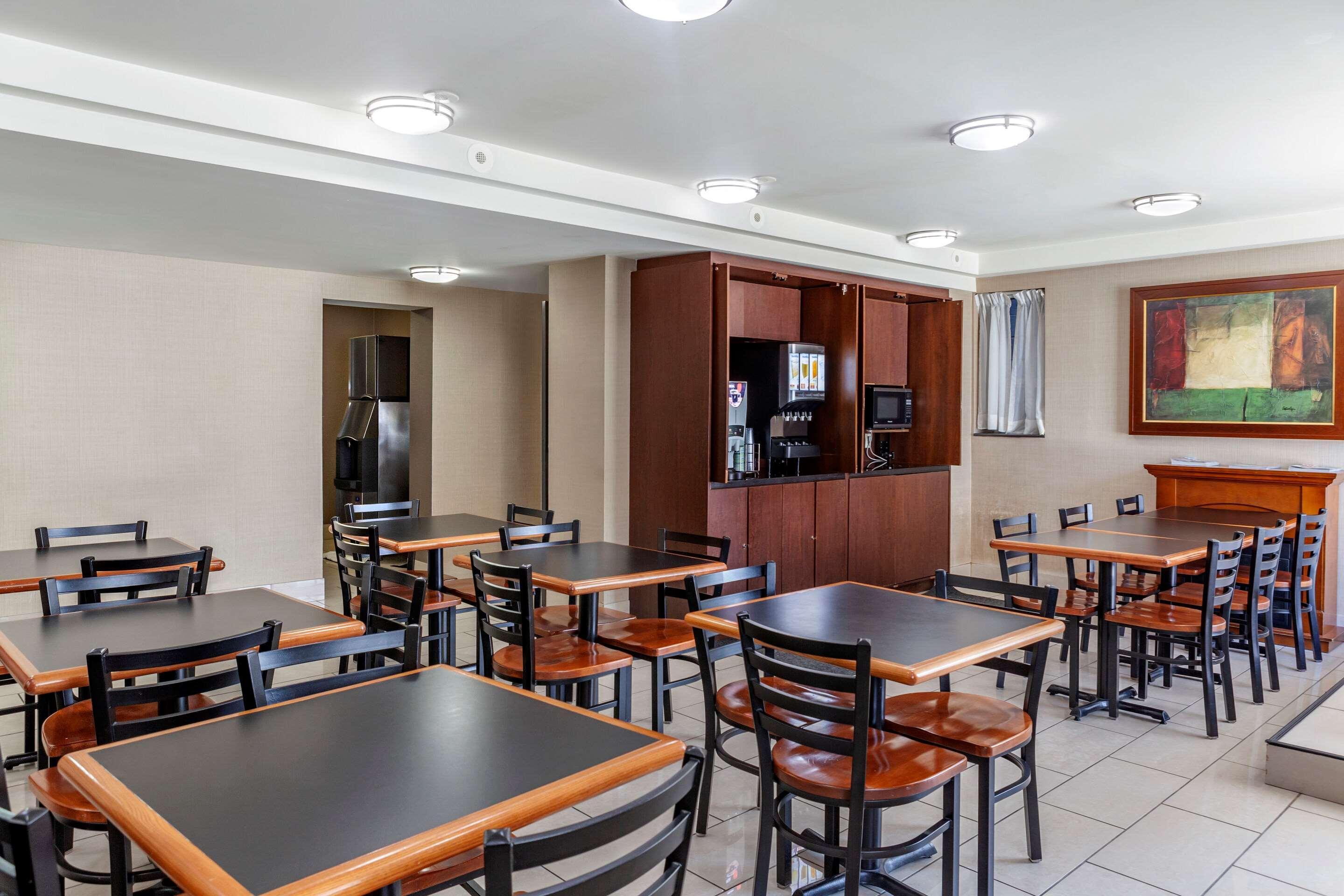 Econo Lodge Inn & Suites Downtown Toronto Eksteriør bilde