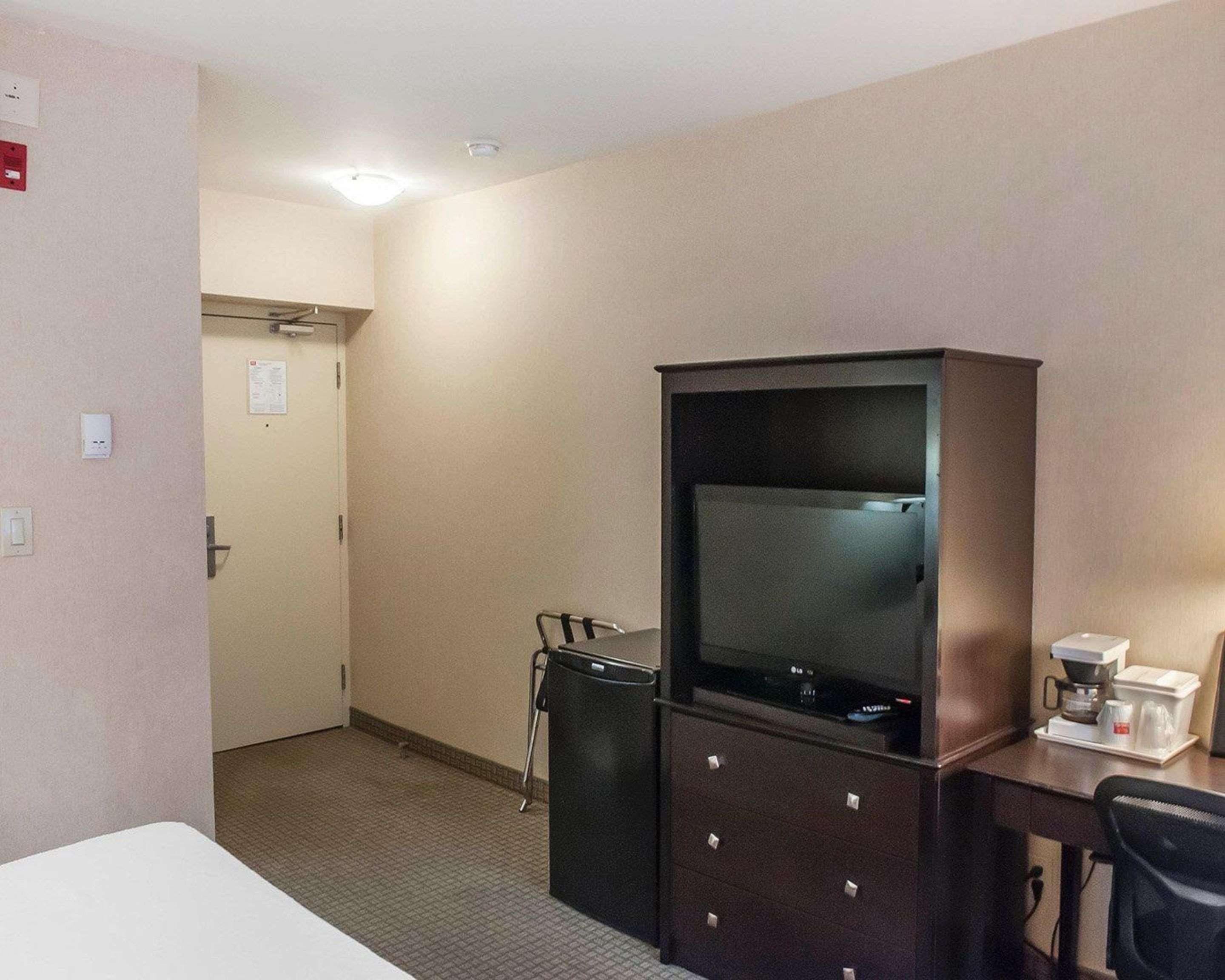 Econo Lodge Inn & Suites Downtown Toronto Eksteriør bilde