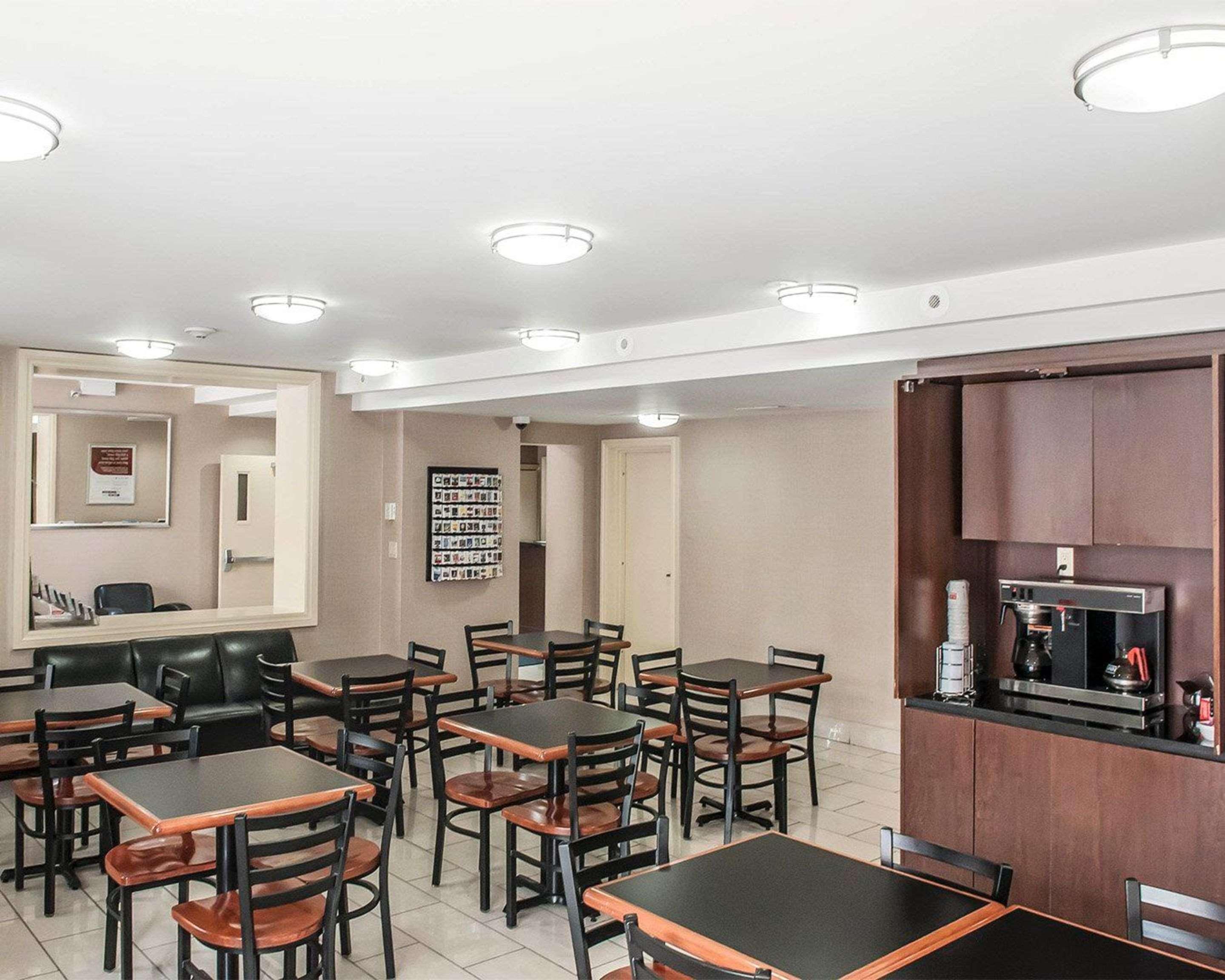 Econo Lodge Inn & Suites Downtown Toronto Eksteriør bilde