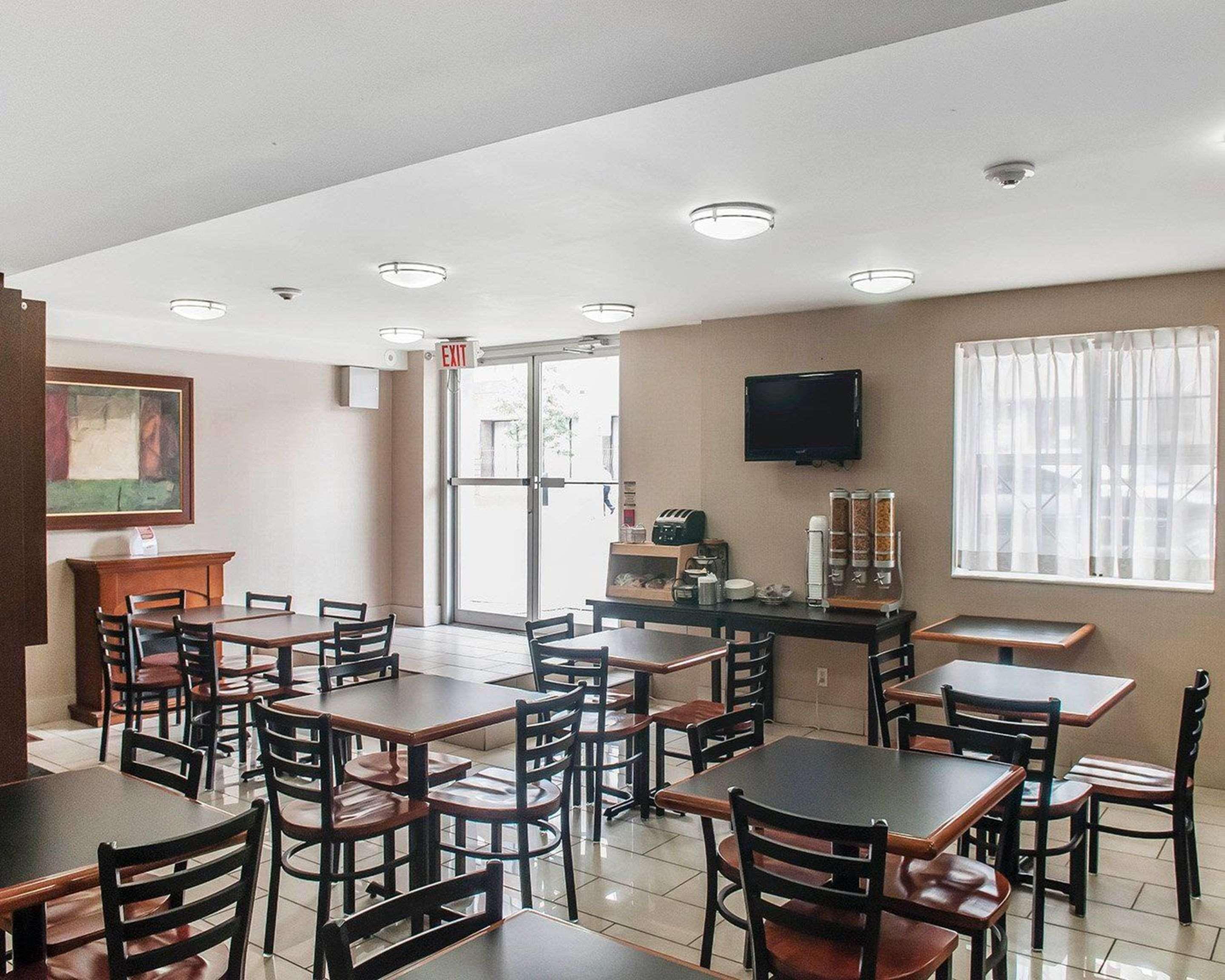 Econo Lodge Inn & Suites Downtown Toronto Eksteriør bilde