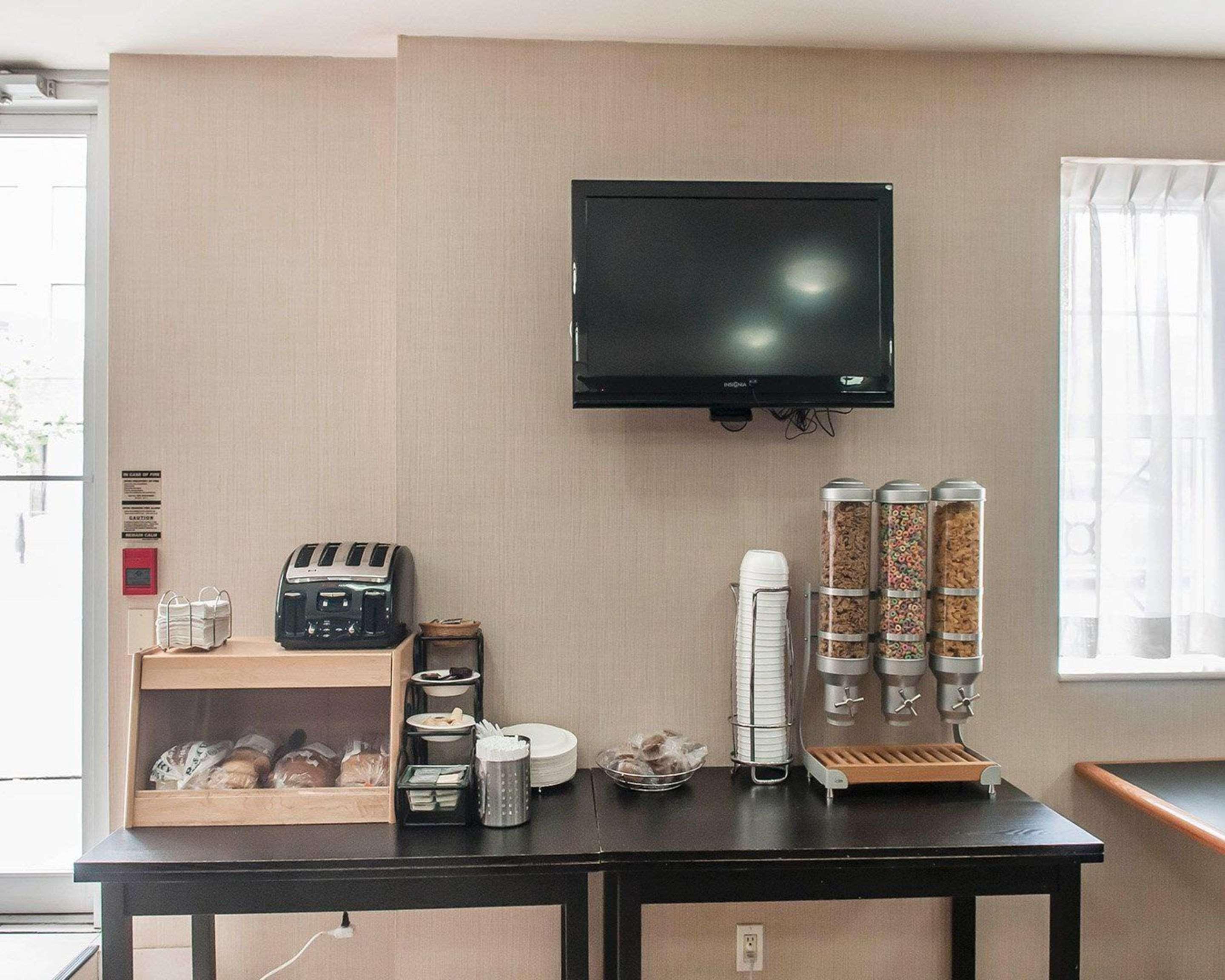 Econo Lodge Inn & Suites Downtown Toronto Eksteriør bilde