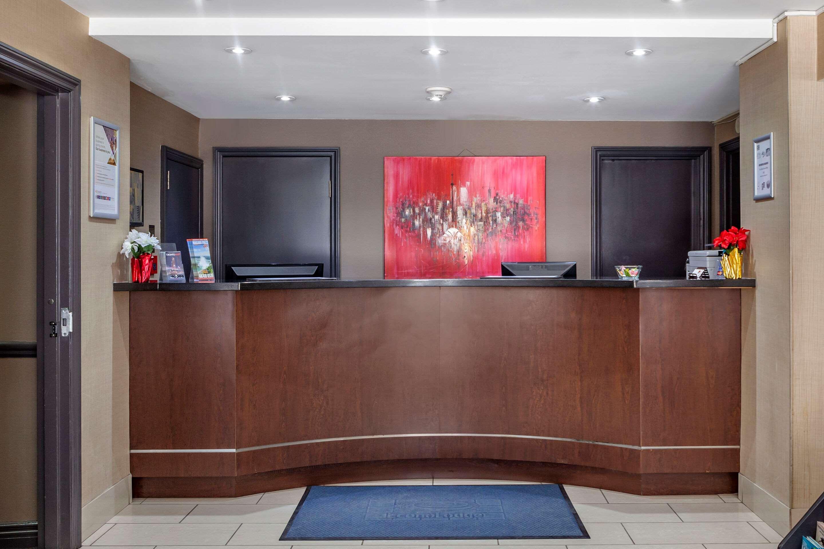 Econo Lodge Inn & Suites Downtown Toronto Eksteriør bilde