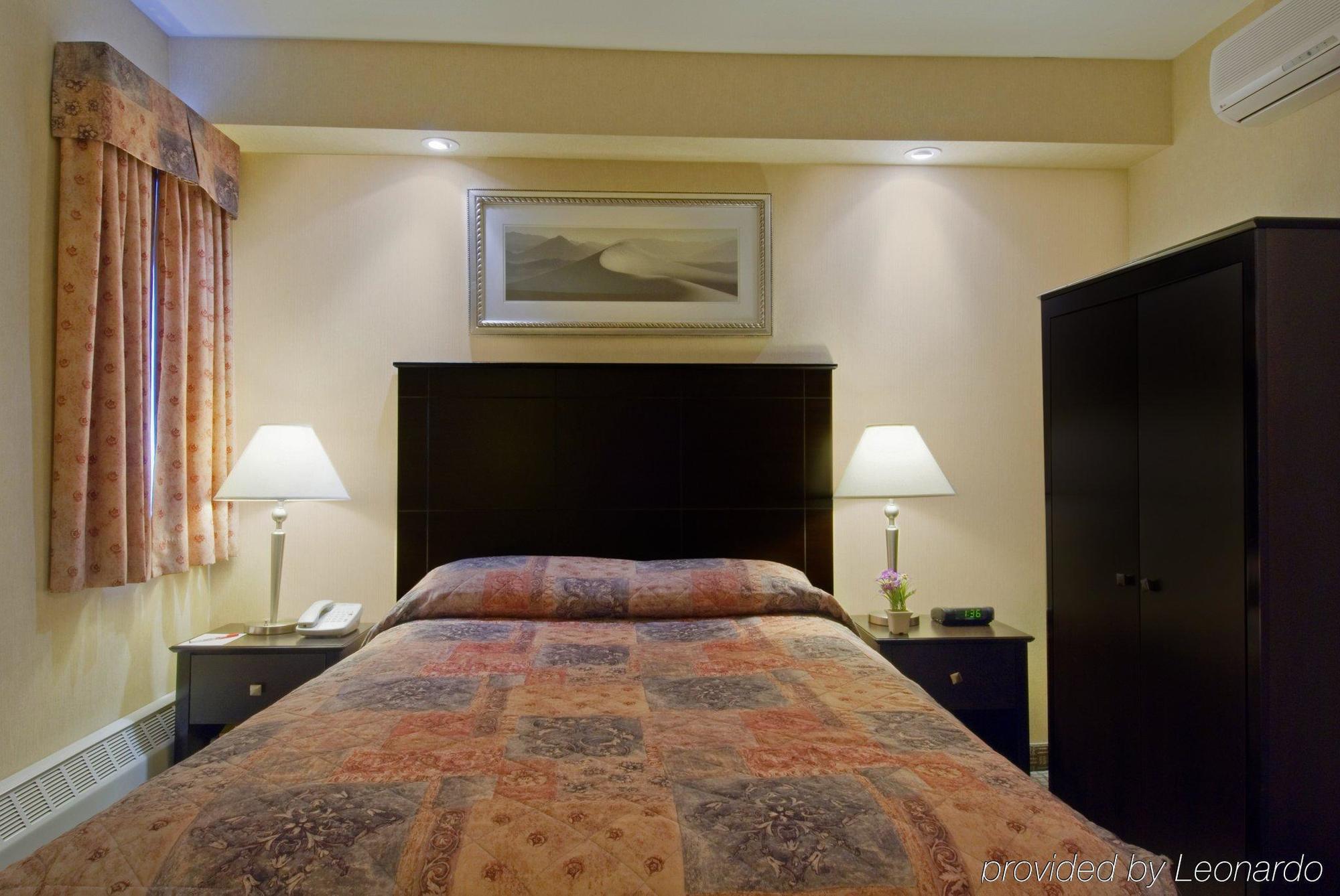 Econo Lodge Inn & Suites Downtown Toronto Eksteriør bilde