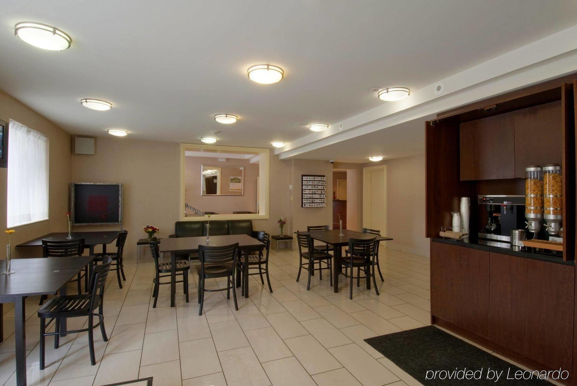 Econo Lodge Inn & Suites Downtown Toronto Eksteriør bilde